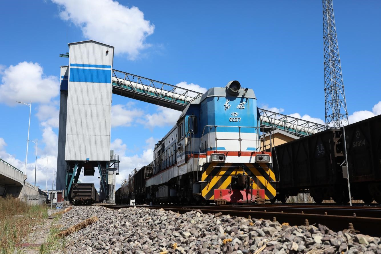 乐清湾公司“空档维修”  保障海铁联运高效运行