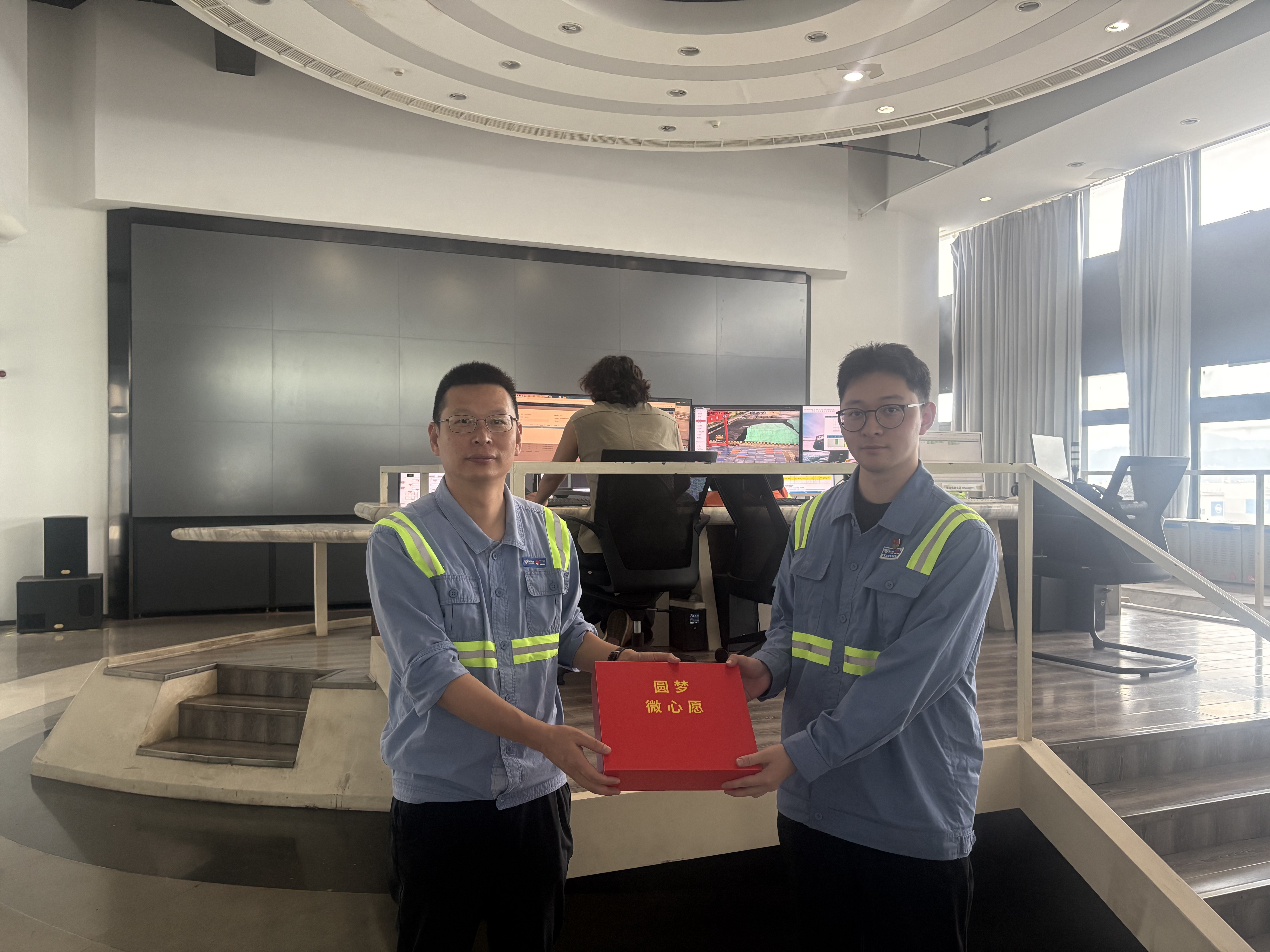 温州港集团党委委员、副总经理陈文钧赴乐清湾公司开展创新工作室及班组调研